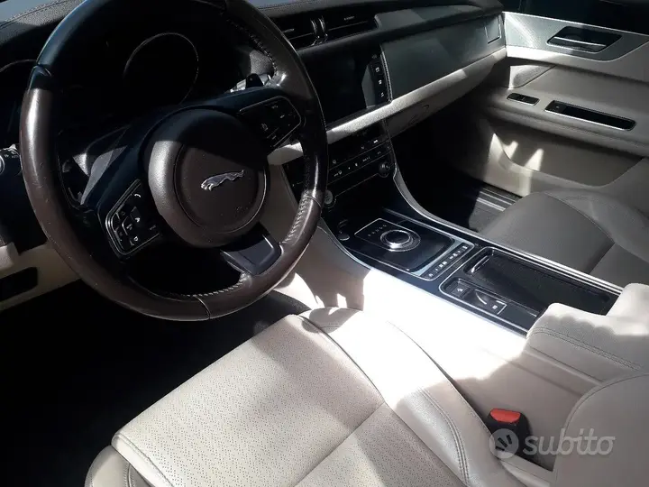 Jaguar Xf 2017 photo 4