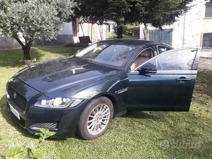 Jaguar Xf 2017 photo 3