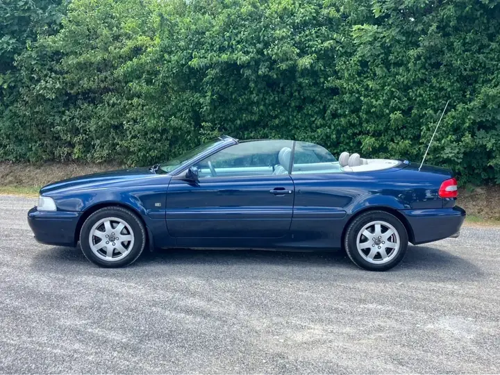 Volvo C70 2002 photo 2