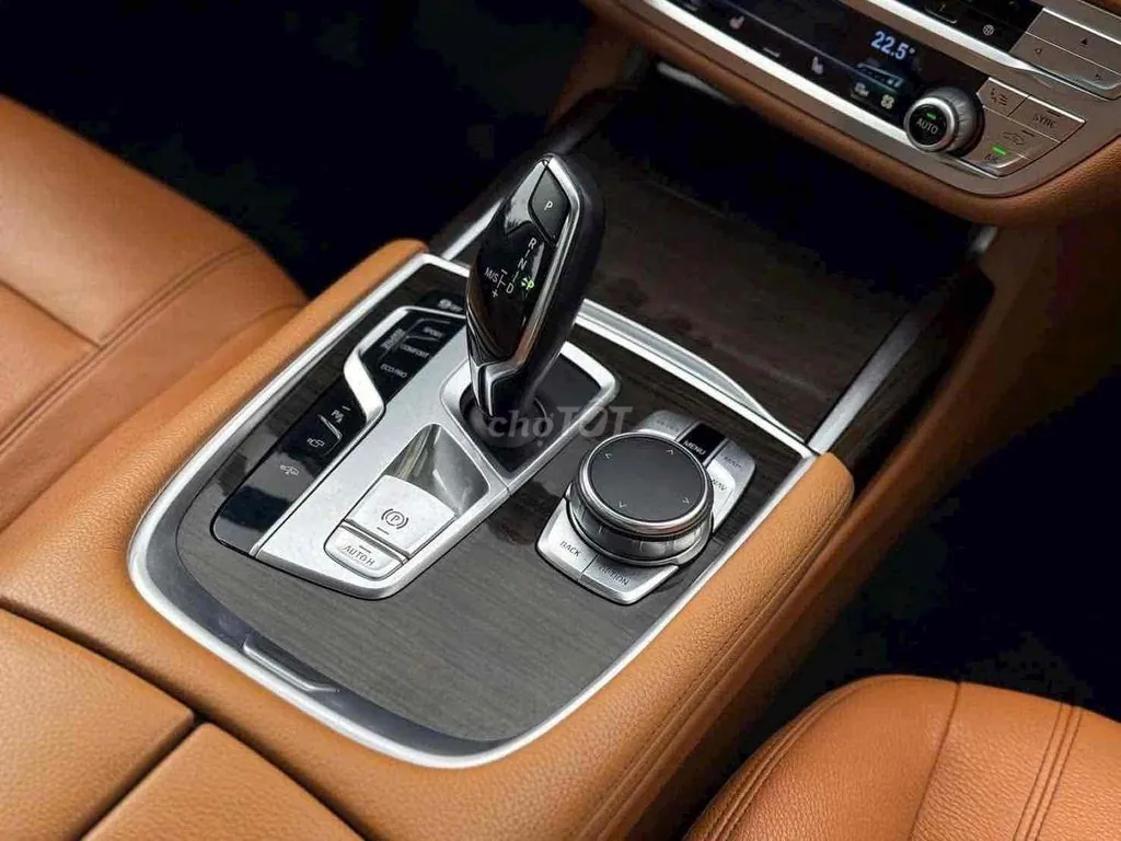 BMW 7 Series 2016 photo 3