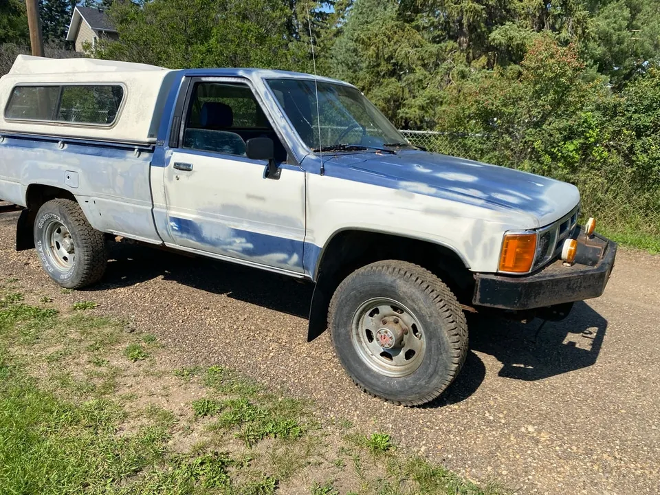 Toyota Pickup 1984 photo 2