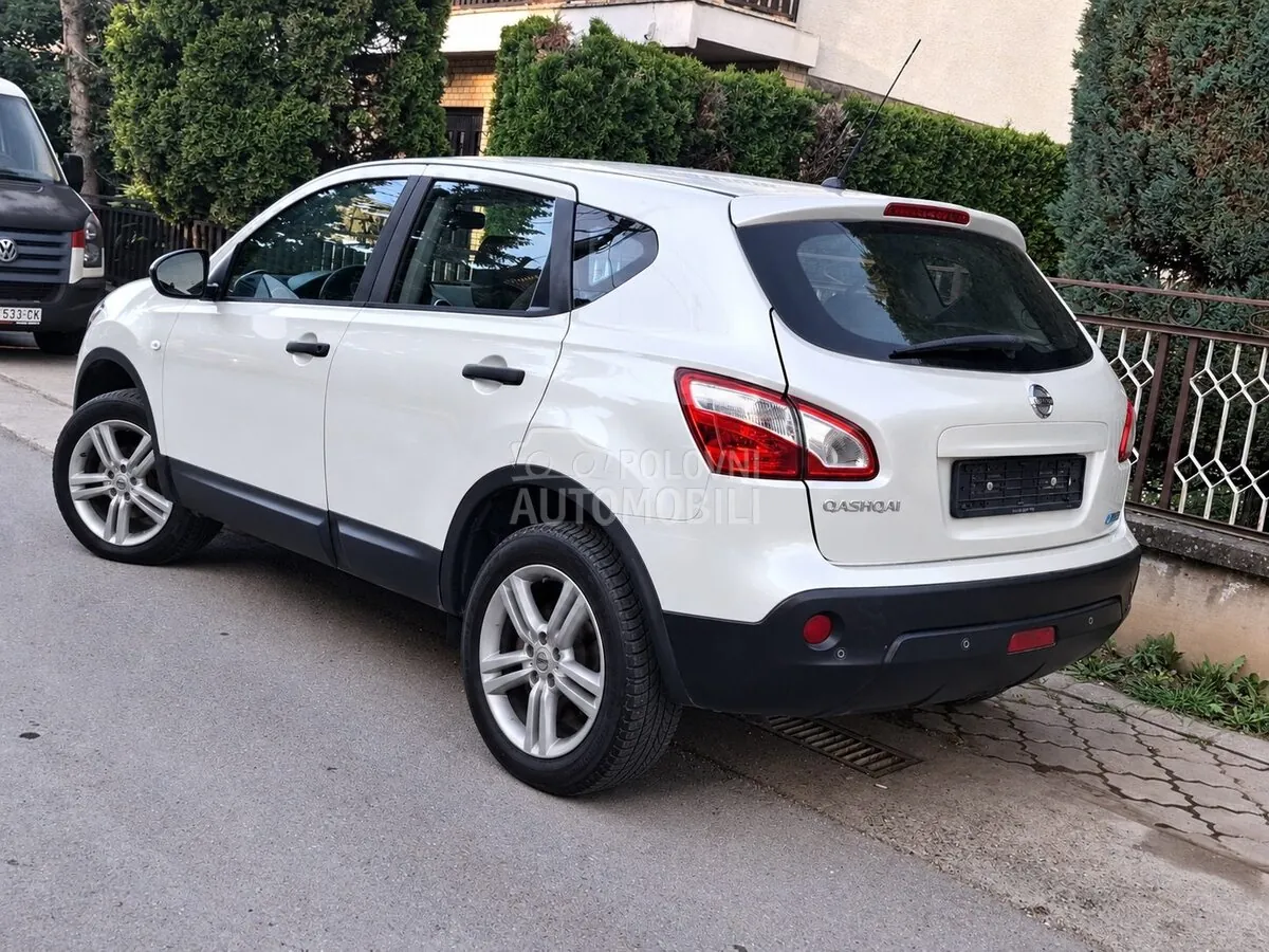 Nissan Qashqai 2010 photo 2