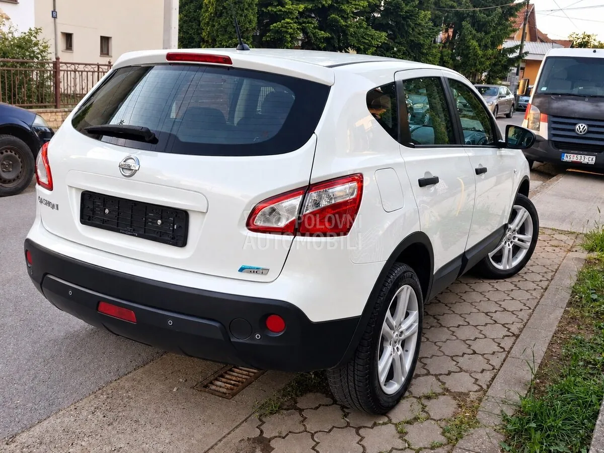 Nissan Qashqai 2010 photo 4