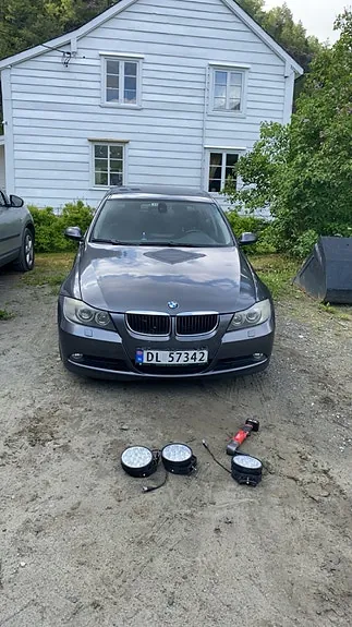BMW 318D 2007 photo 2