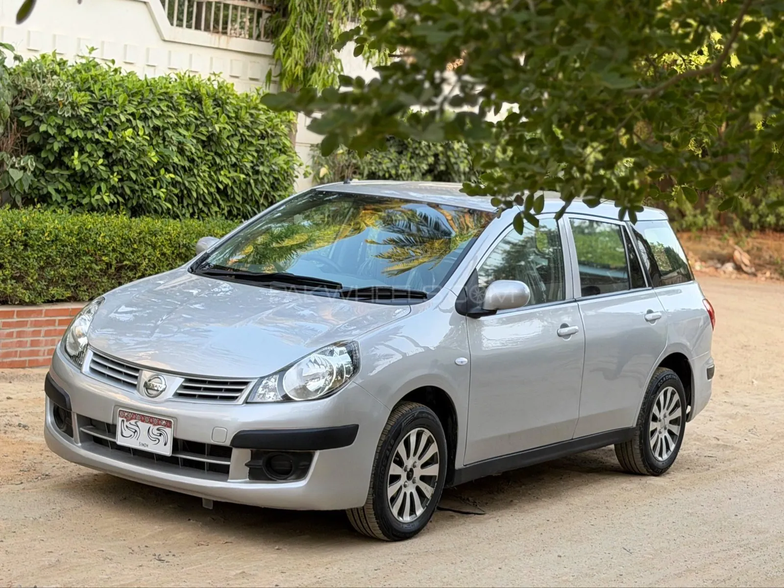 Nissan Ad Van