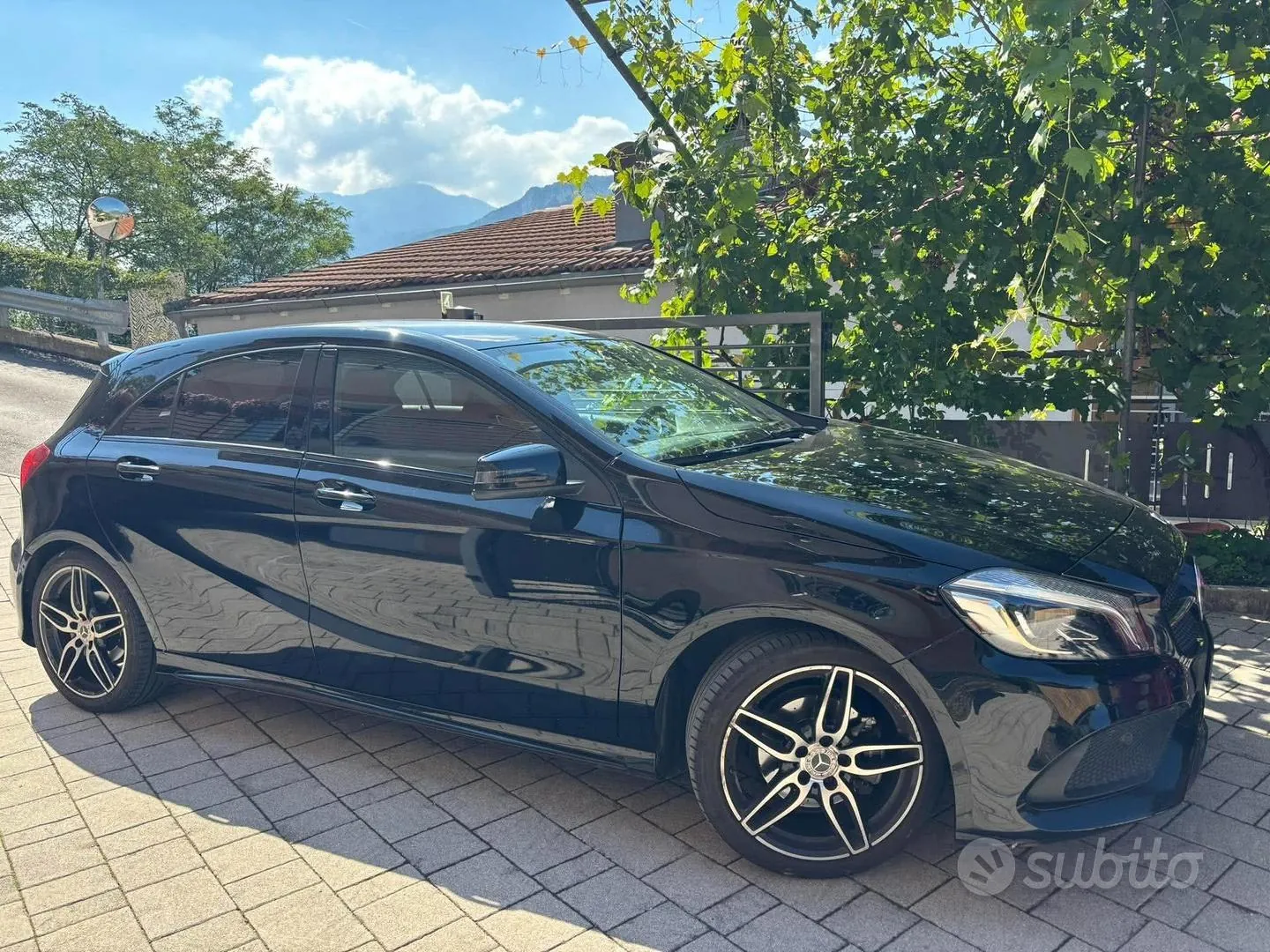 Mercedes-Benz A 2017 photo 2