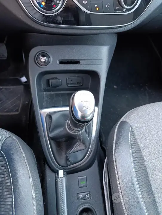 Renault Captur 2018 photo 2