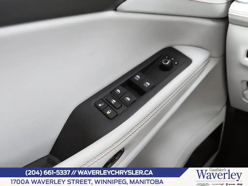 Jeep Cherokee 2026 photo 4