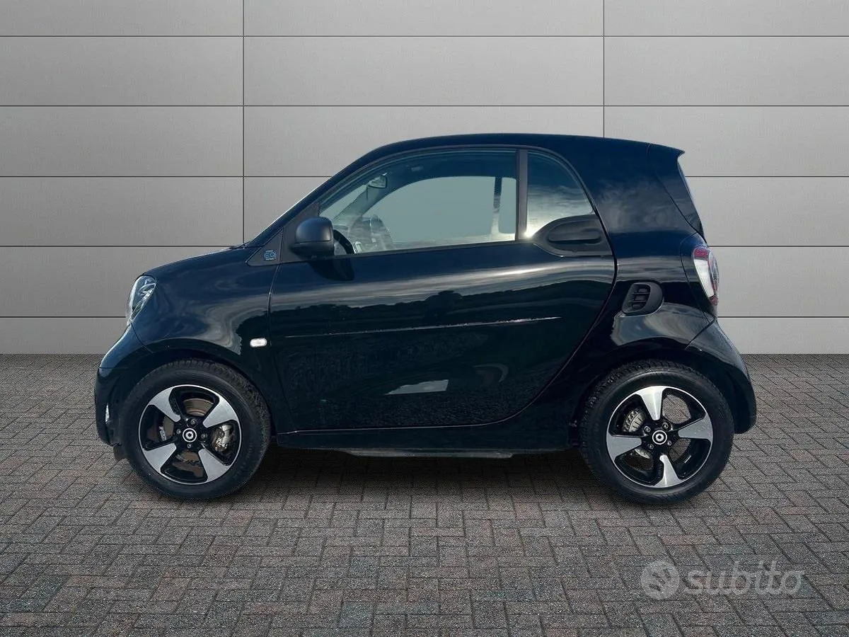 Smart Fortwo 2023 photo 2