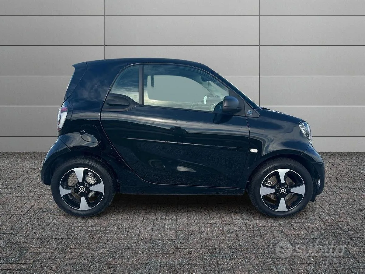 Smart Fortwo 2023 photo 3
