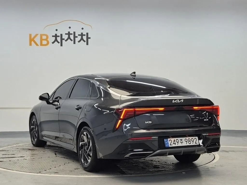 Kia K5 2025 photo 2