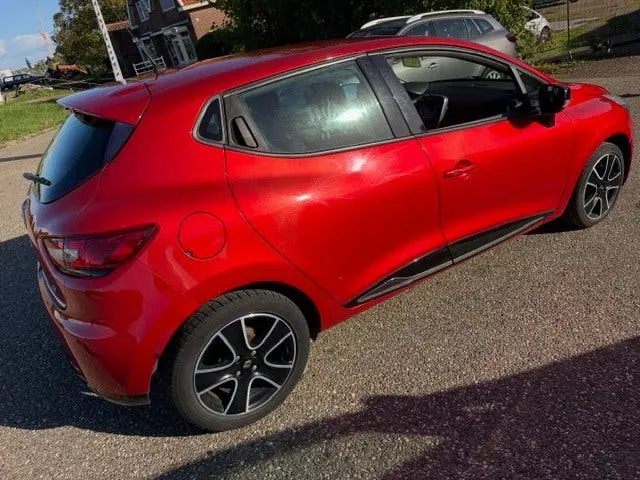 Renault Clio 2015 photo 2