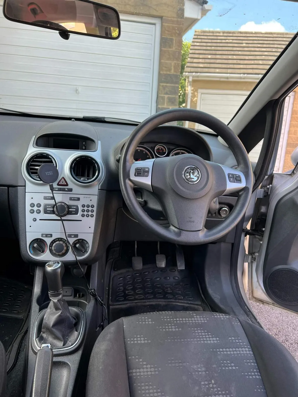 Vauxhall Corsa 2011 photo 4