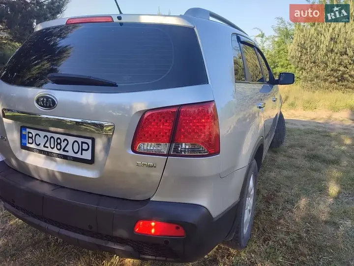 Kia Sorento 2010 photo 4