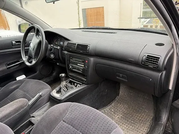 Volkswagen Passat 2000 photo 2