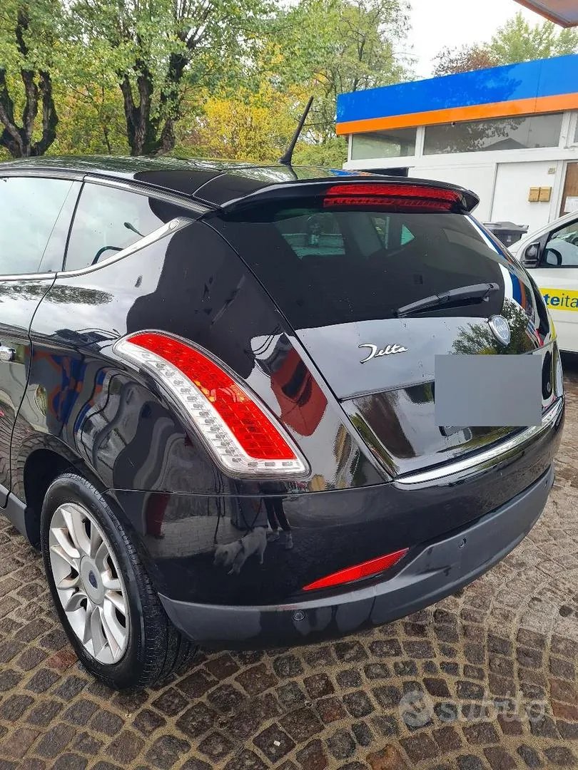 Lancia Delta 2010 photo 5