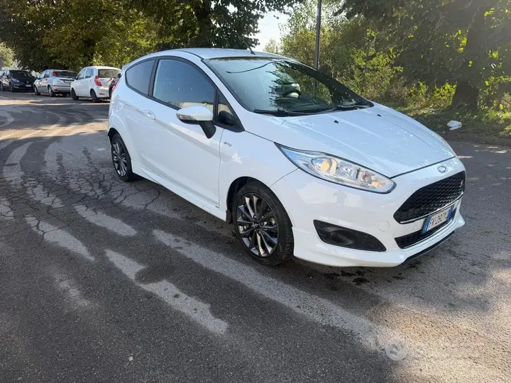 Ford Fiesta 2017 photo 2
