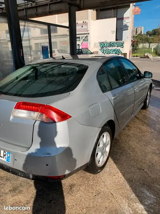 Renault Laguna 2008 photo 2