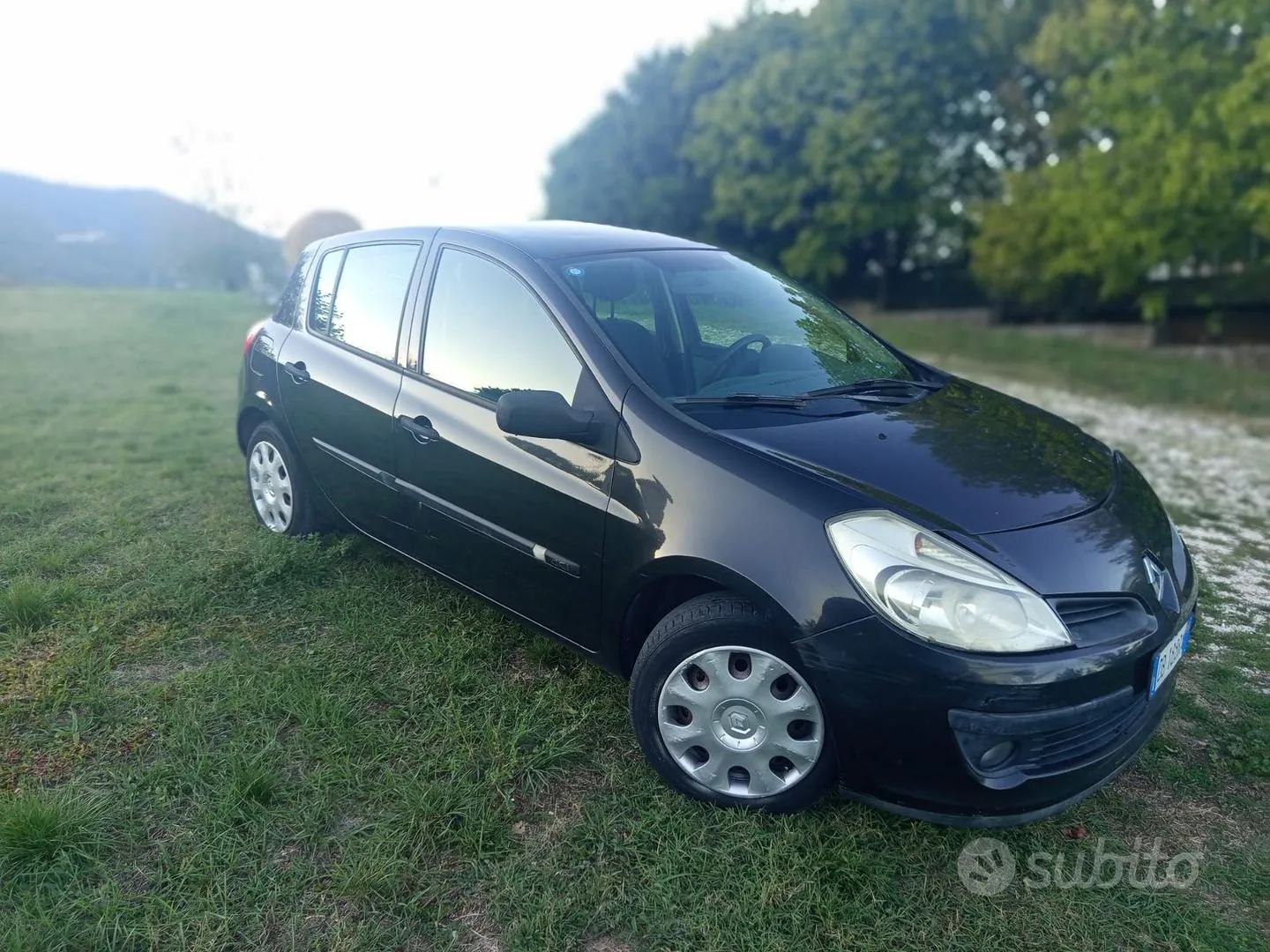 Renault Clio 2006 photo 3