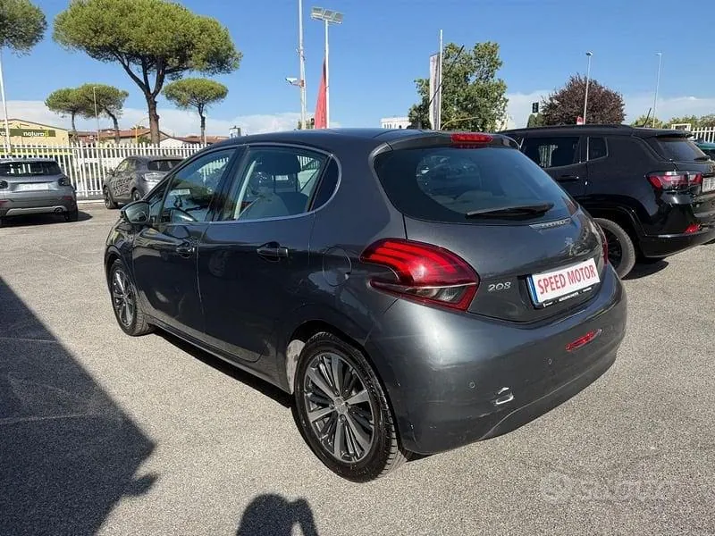 Peugeot 208 2016 photo 5