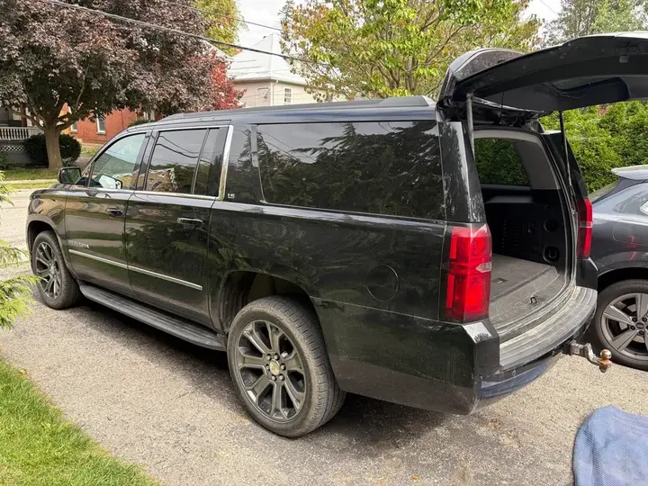 Chevrolet Suburban 2016 photo 5