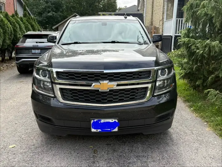 Chevrolet Suburban 2016 photo 2
