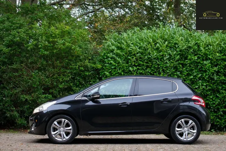 Peugeot 208 2012 photo 4