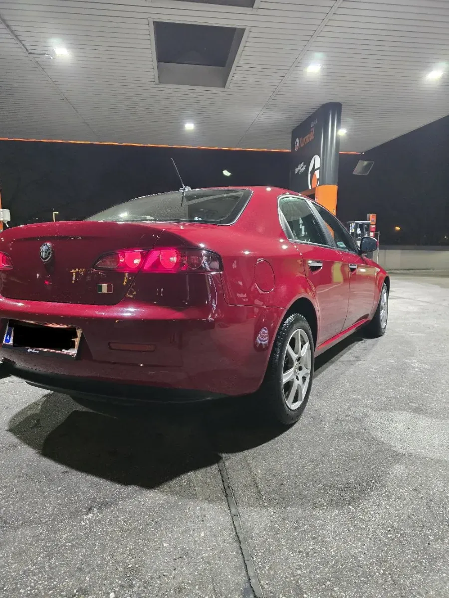 Alfa Romeo 159 2008 photo 2