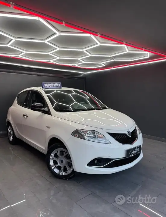 Lancia Ypsilon 2017 photo 2