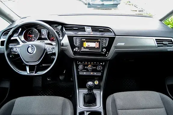 Volkswagen Touran 2016 photo 5