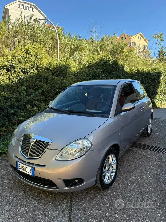 Lancia Ypsilon
