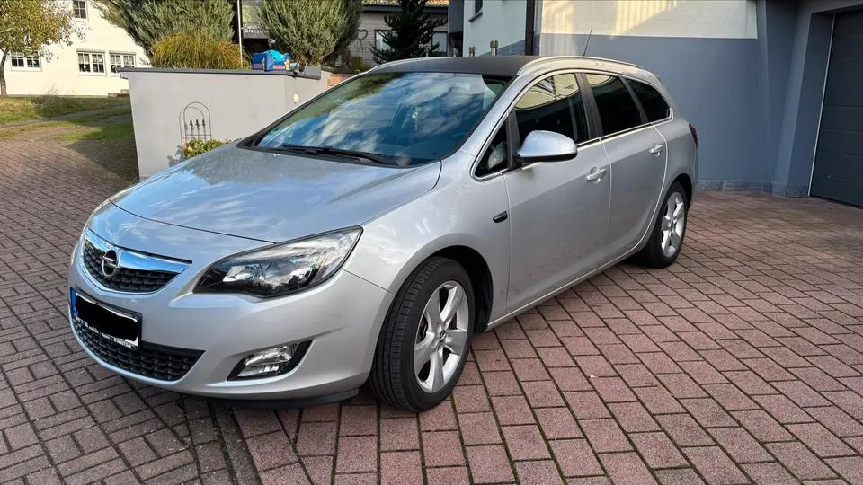 Opel Astra J Sports Tourer