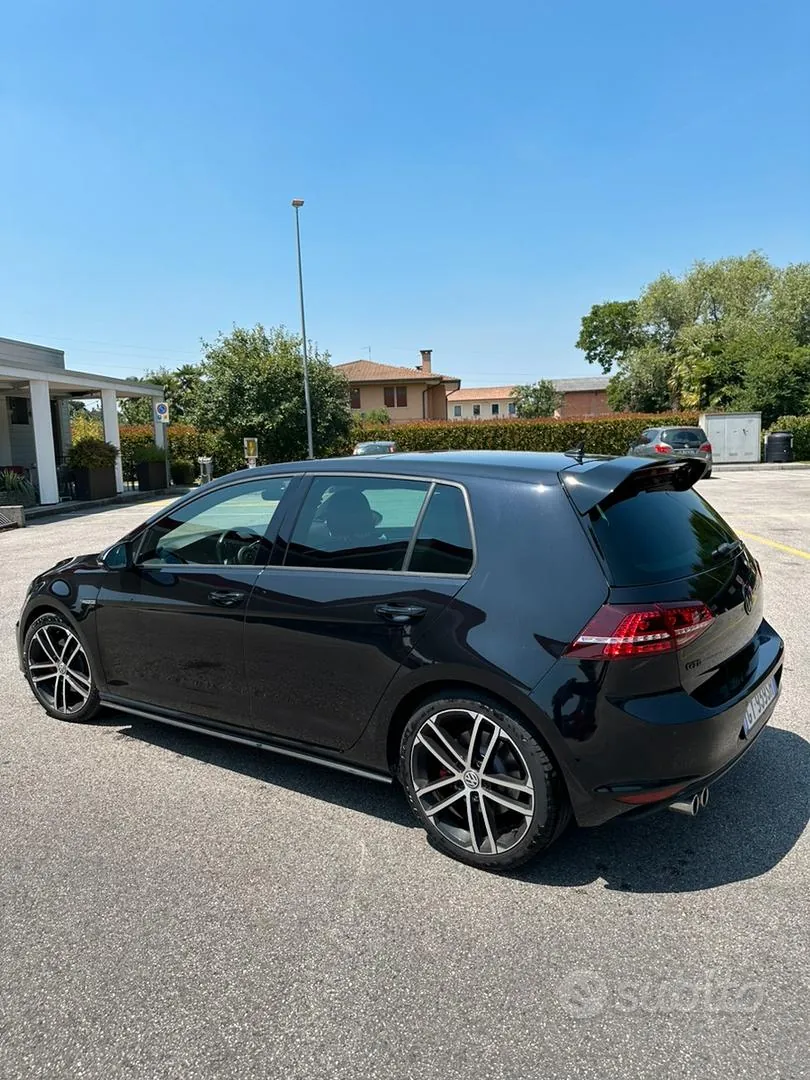Volkswagen Golf 2017 photo 2