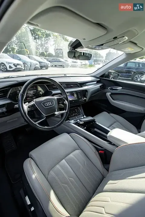 Audi E-Tron 2020 photo 2