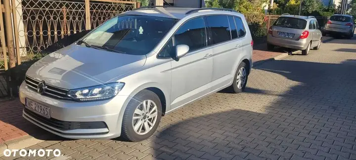 Volkswagen Touran 2021 photo 2