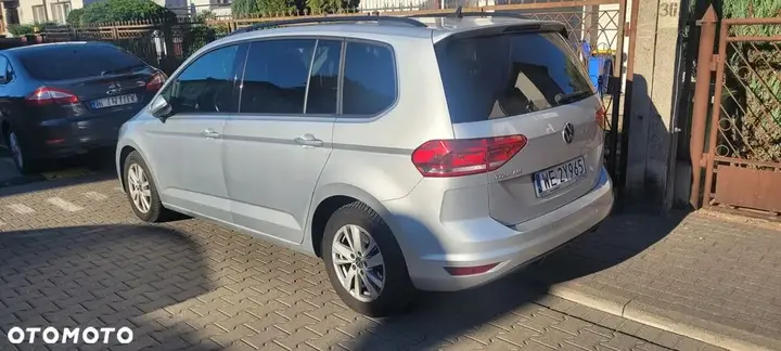 Volkswagen Touran 2021 photo 4