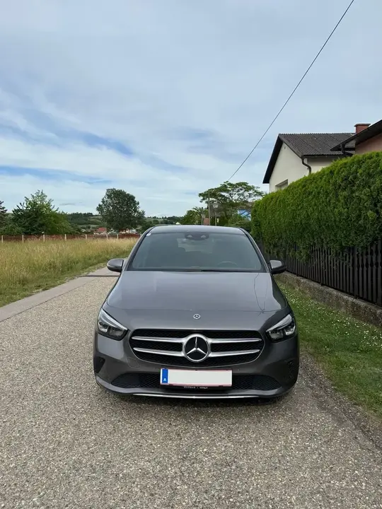 Mercedes-Benz B-Class 2019 photo 2
