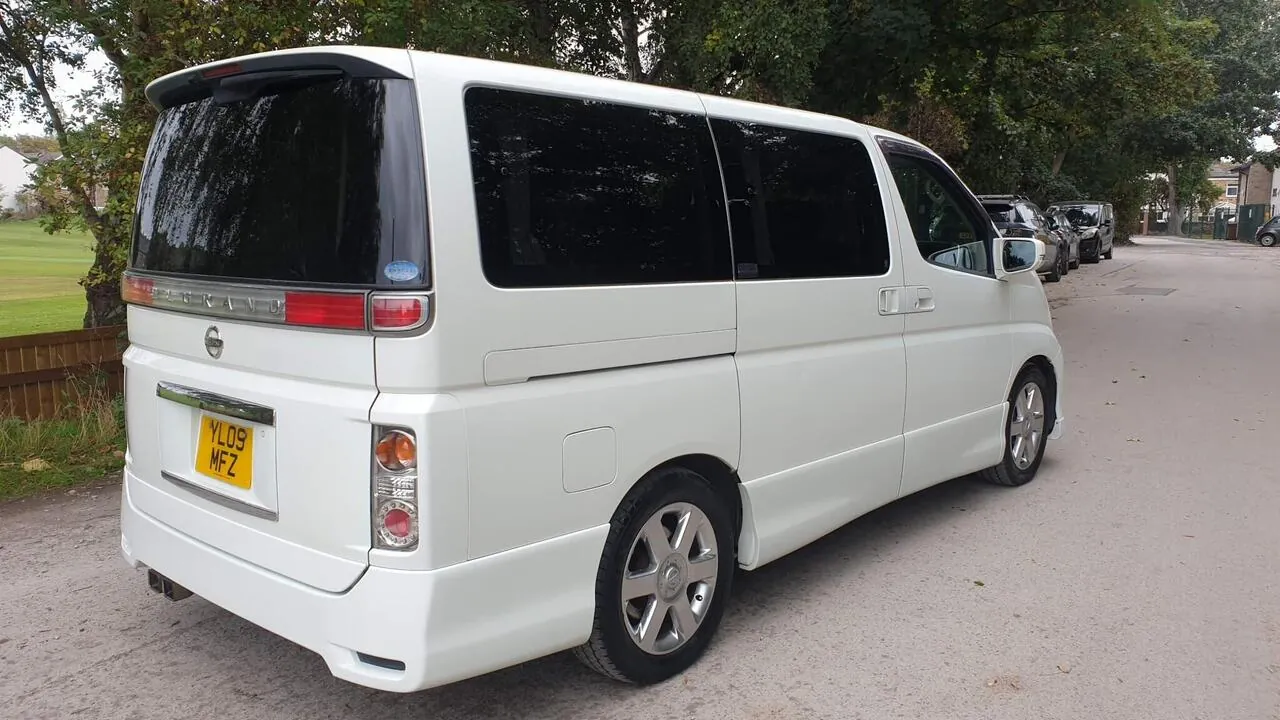 Nissan Elgrand 2022 photo 4