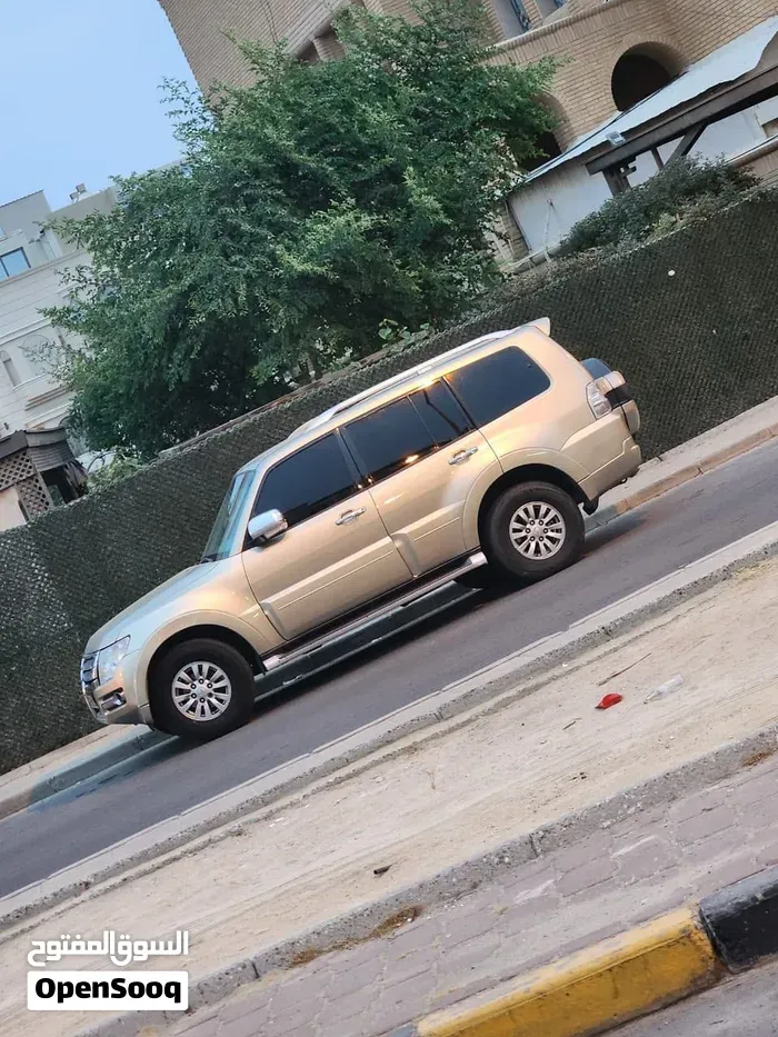 Mitsubishi Pajero 2015 photo 4