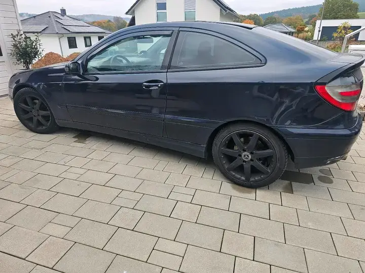 Mercedes-Benz C200
