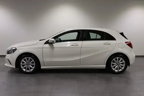 Mercedes-Benz A 180 2018 photo 3