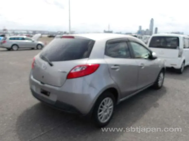 Mazda Demio 2010 photo 4