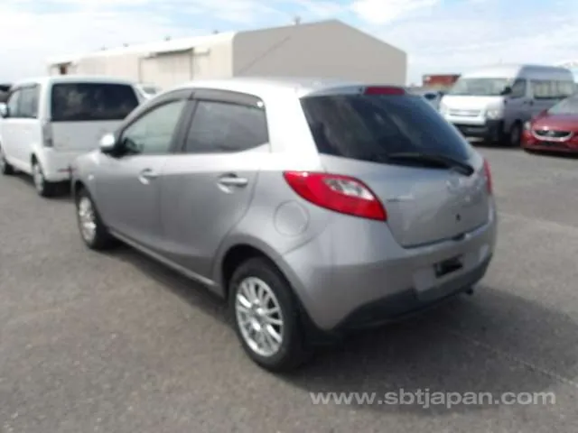 Mazda Demio 2010 photo 3