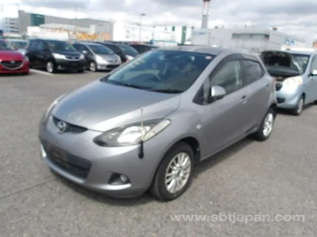 Mazda Demio 2010 photo 2