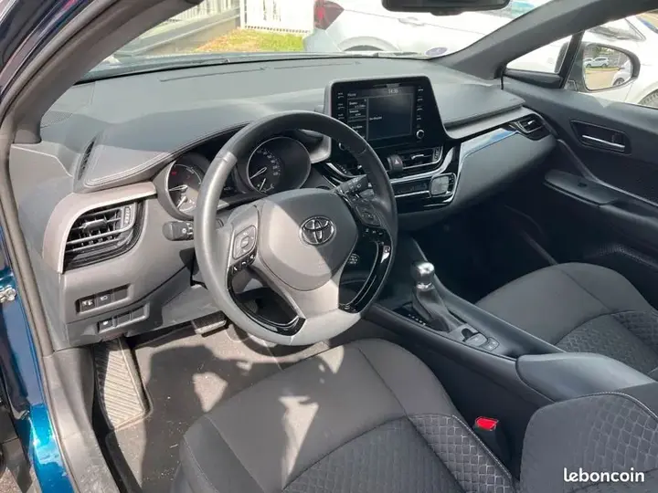 Toyota C-Hr 2023 photo 4