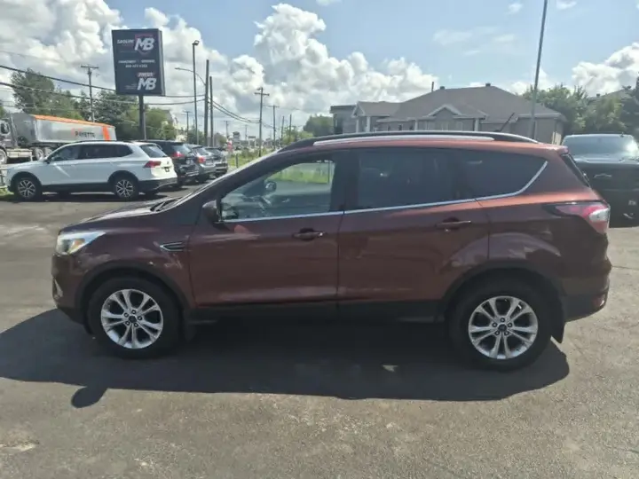 Ford Escape 2018 photo 2
