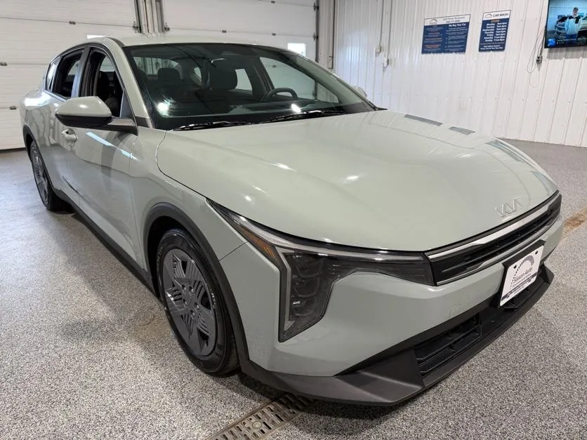 Kia K4