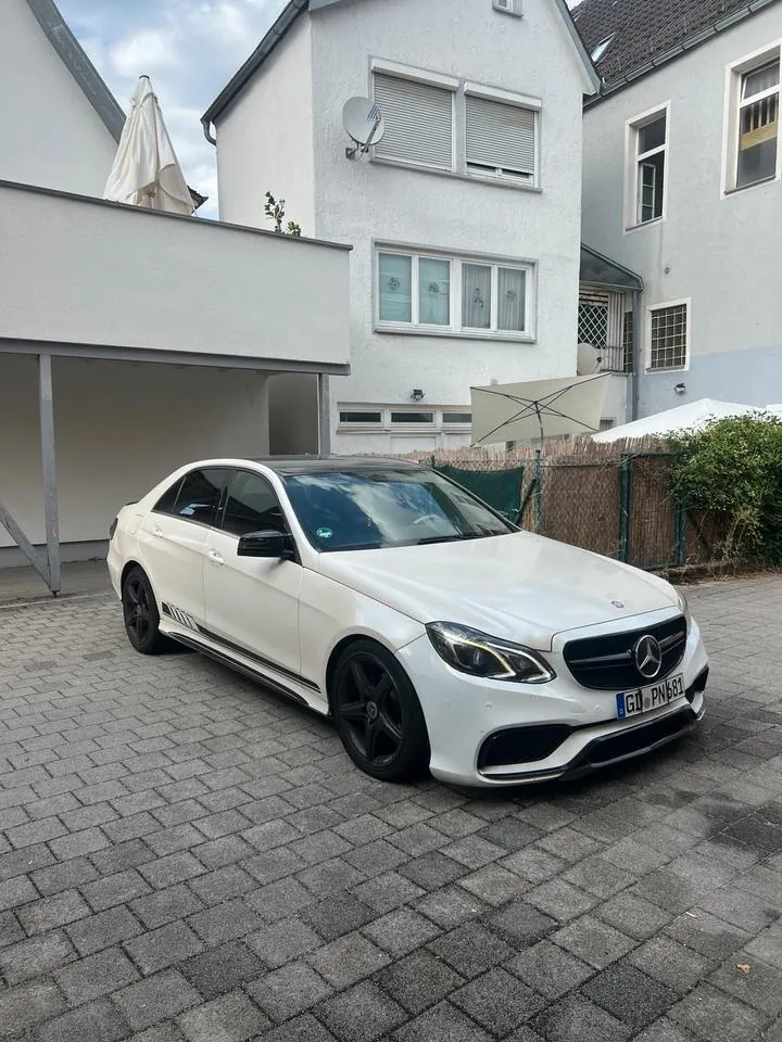 Mercedes-Benz E 200