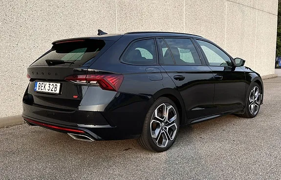 Skoda Octavia 2021 photo 3