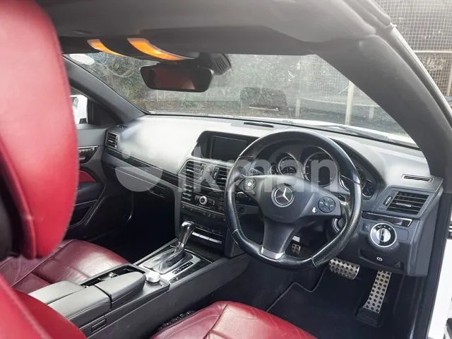 Mercedes-Benz E250 2011 photo 2